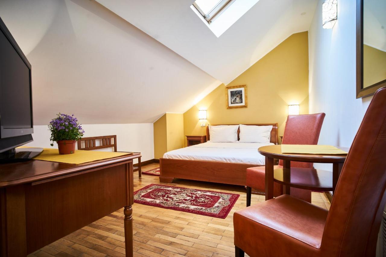 Cozy Attic Room VI Бухарест Экстерьер фото