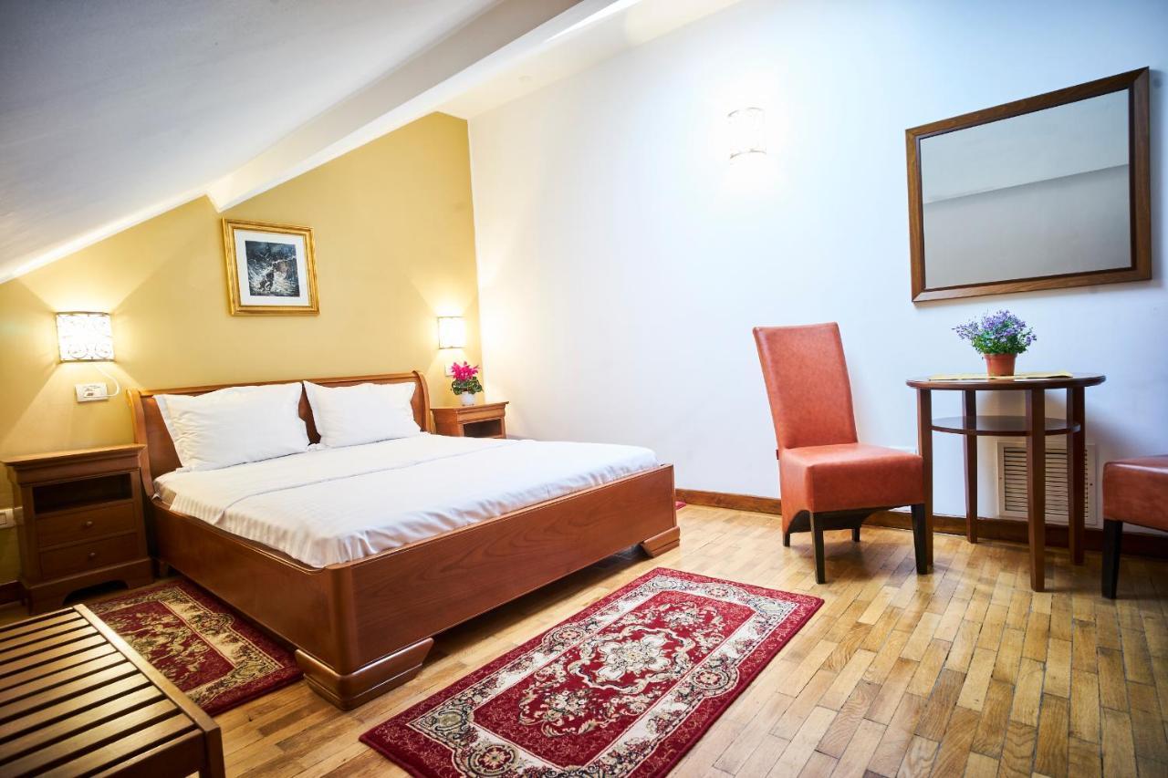 Cozy Attic Room VI Бухарест Экстерьер фото