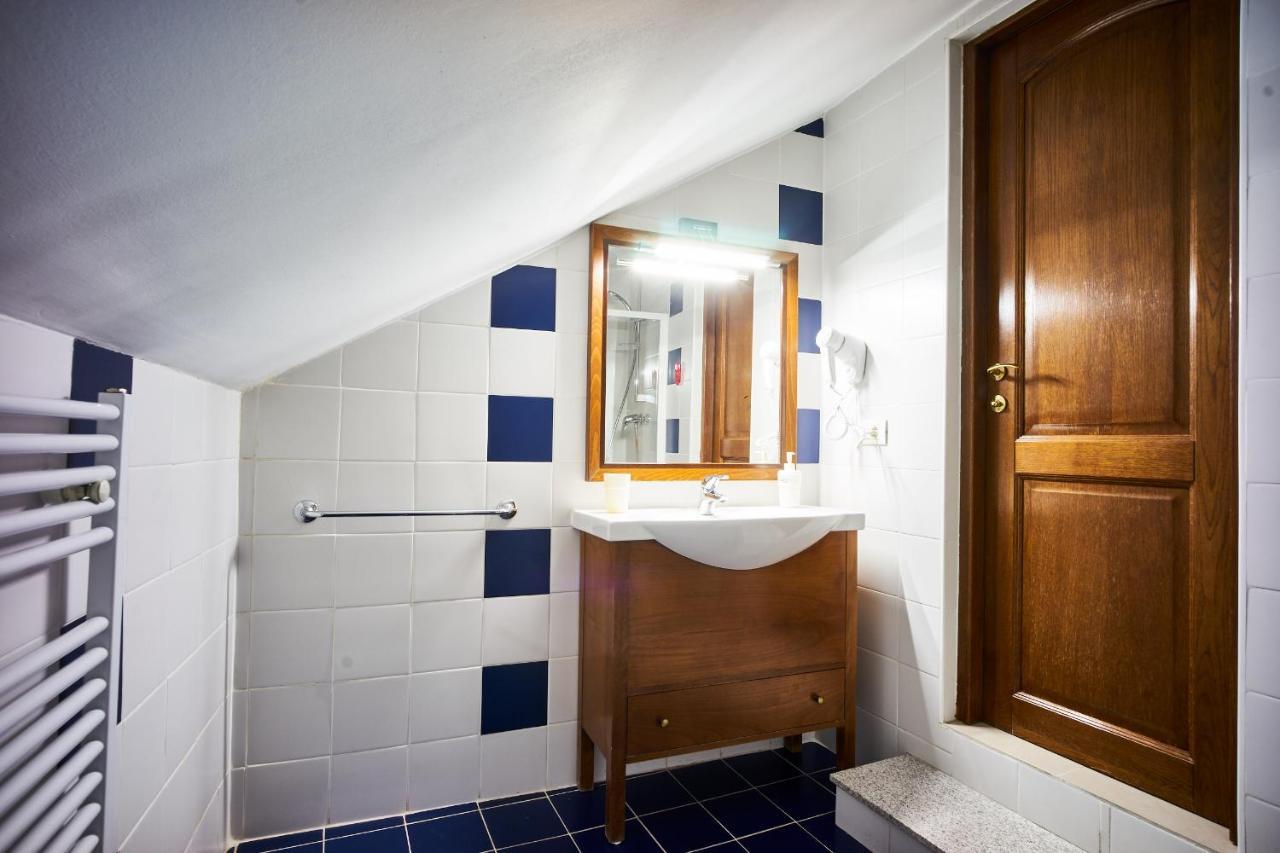 Cozy Attic Room VI Бухарест Экстерьер фото